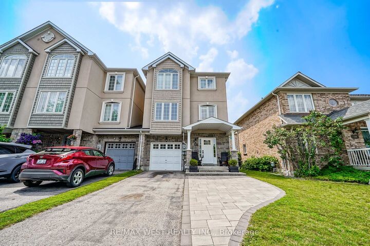 Property Photo: 176 Gail Parks Crescent ON L3X 2C3