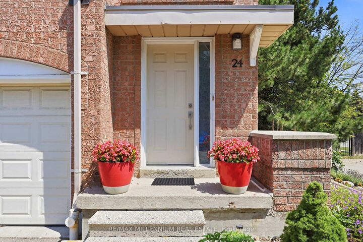 Property Photo:  115 Bristol Road E 24  ON L4Z 3P7 