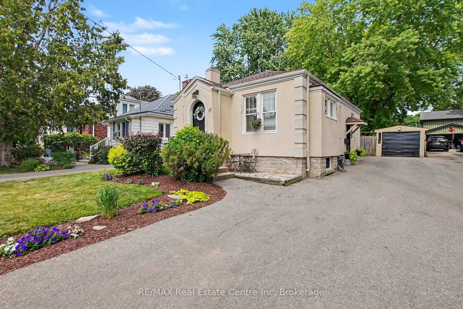 Property Photo: 15 Elgin Street N ON N1R 5G8