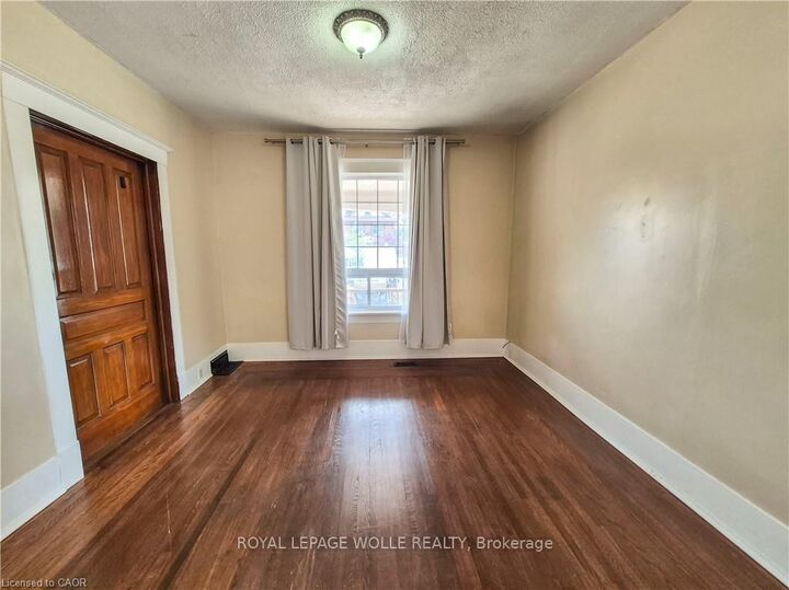 Property Photo: 408 Wellington Street N 2 ON N2H 5L2