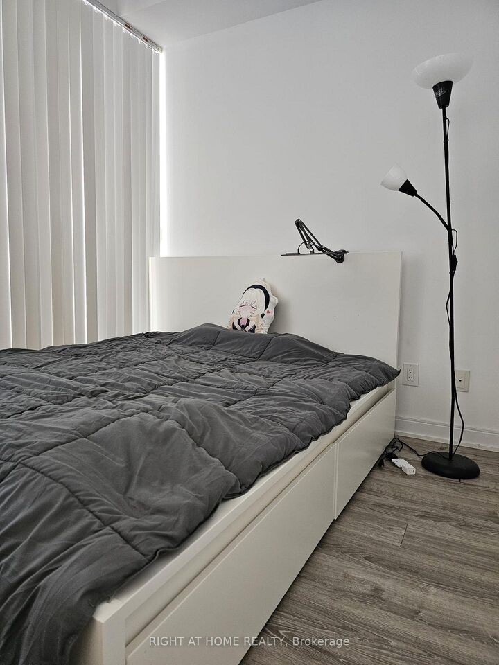 Property Photo: 42 Charles Street E 1803 ON M4Y 1N3