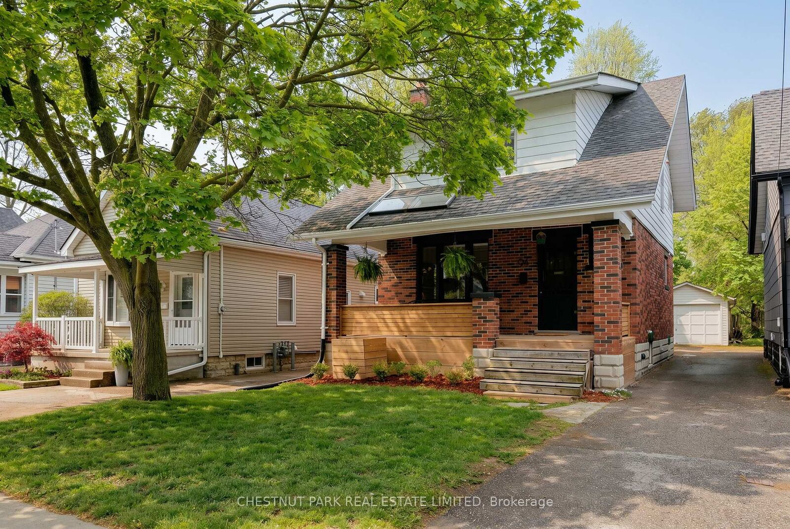 Property Photo: 94 Briscoe Street E ON N6C 1X2