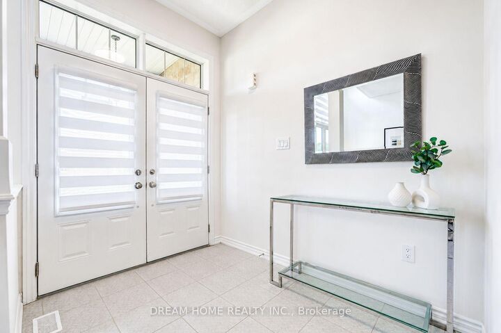 Property Photo: 7 Charles White Court ON L9N 0T7