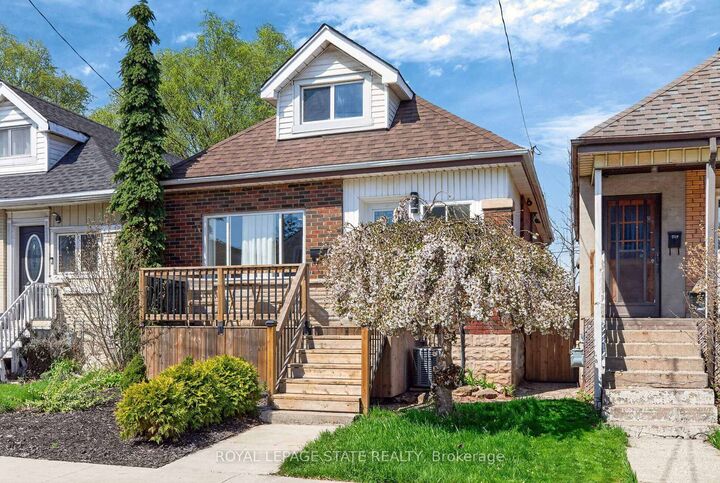 Property Photo: 157 Cameron Avenue N ON L8H 4Z4