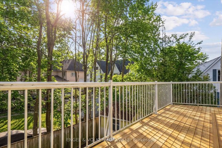 Property Photo: 38 John Street S ON L5H 2E6