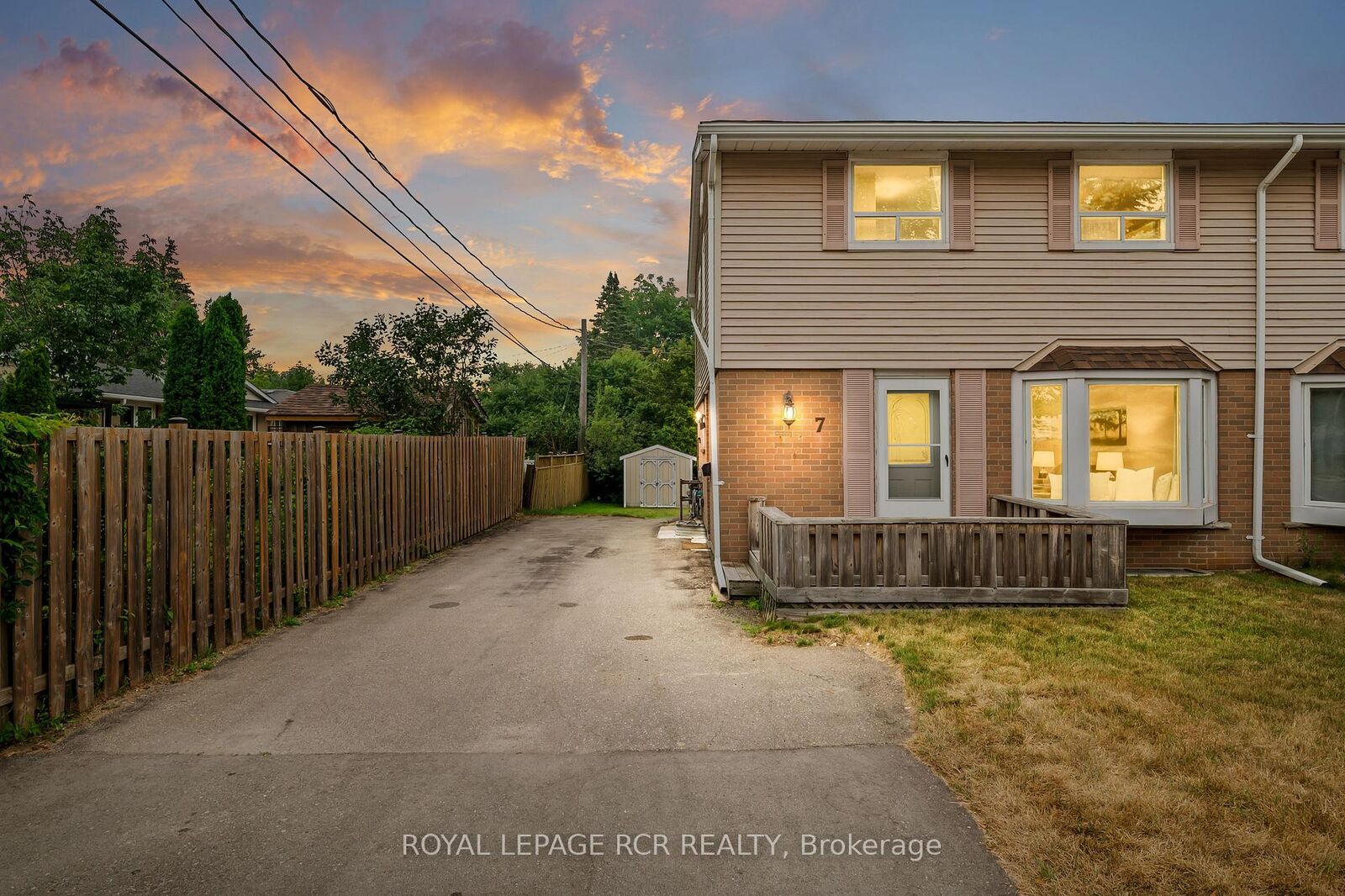 Property Photo: 7 Cardwell Street ON L9W 2V5