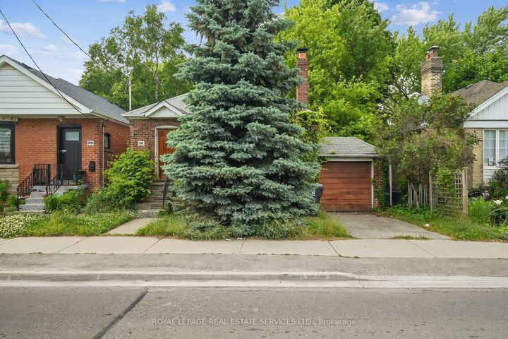 Property Photo: 326 Lawrence Avenue W ON M5M 1B4
