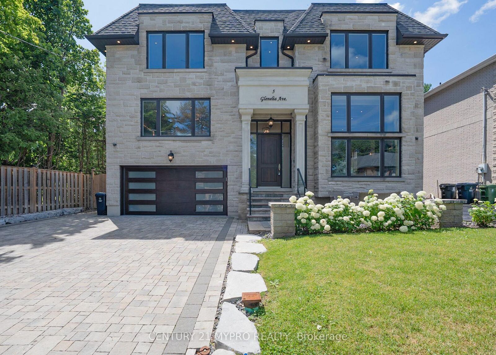 Property Photo: 5 Glenelia Avenue ON M2M 2K6
