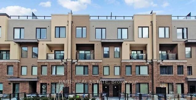 Property Photo:  3429 Ridgeway Drive 15  ON L5L 0B9 
