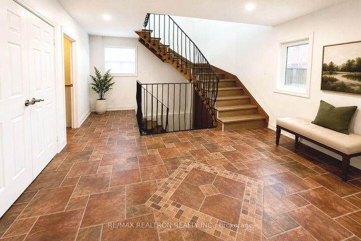 Property Photo:  20 Redwing Place  ON M3C 2A8 