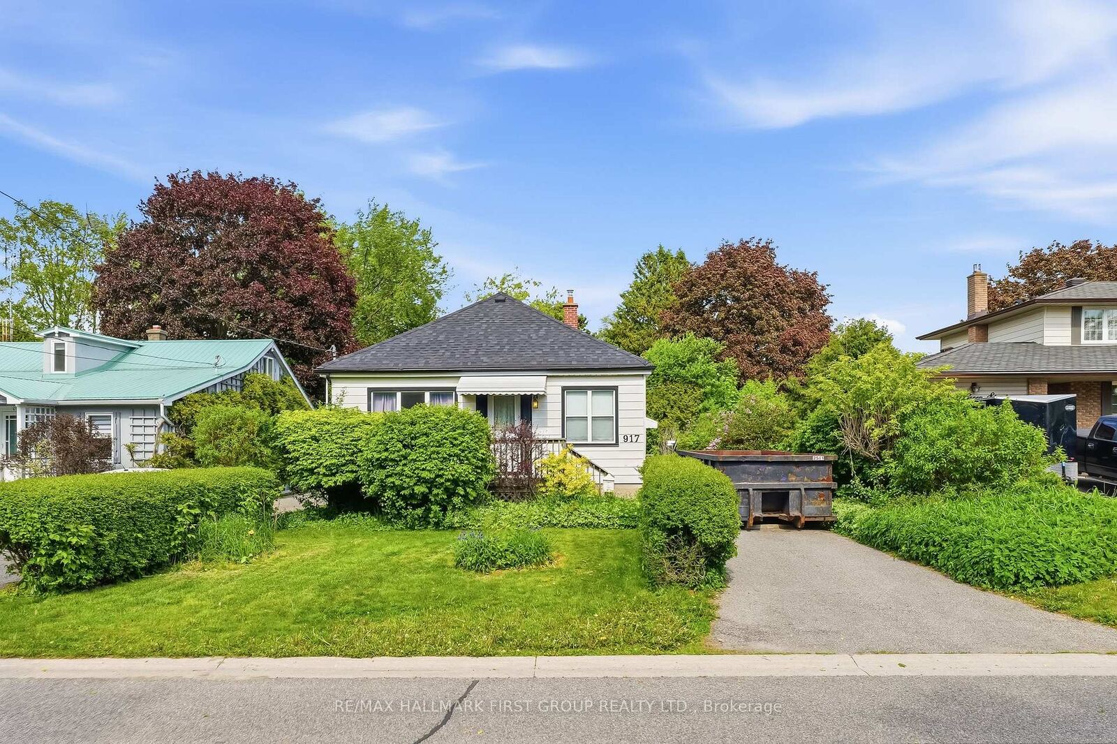 Property Photo: 917 Green Street ON L1N 4G4