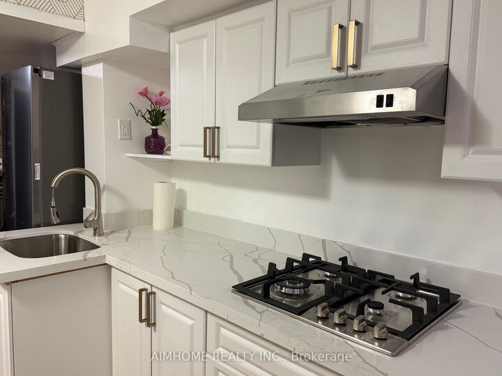 Property Photo: 72 La Rose Avenue #3 Room ON M9P 1B1