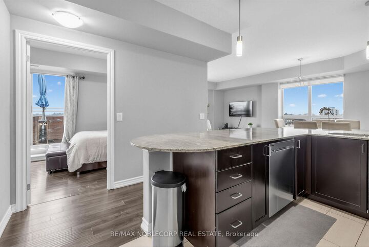Property Photo: 7730 Kipling Avenue 610 ON L4L 1Y9
