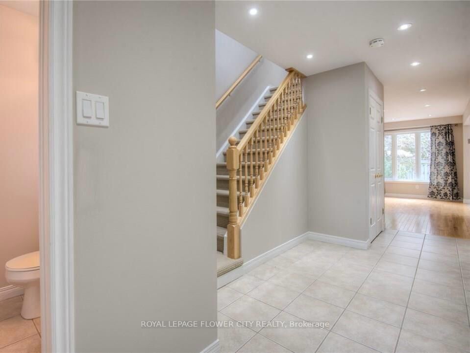 Property Photo:  308 Pineland Place  ON N2T 2S7 