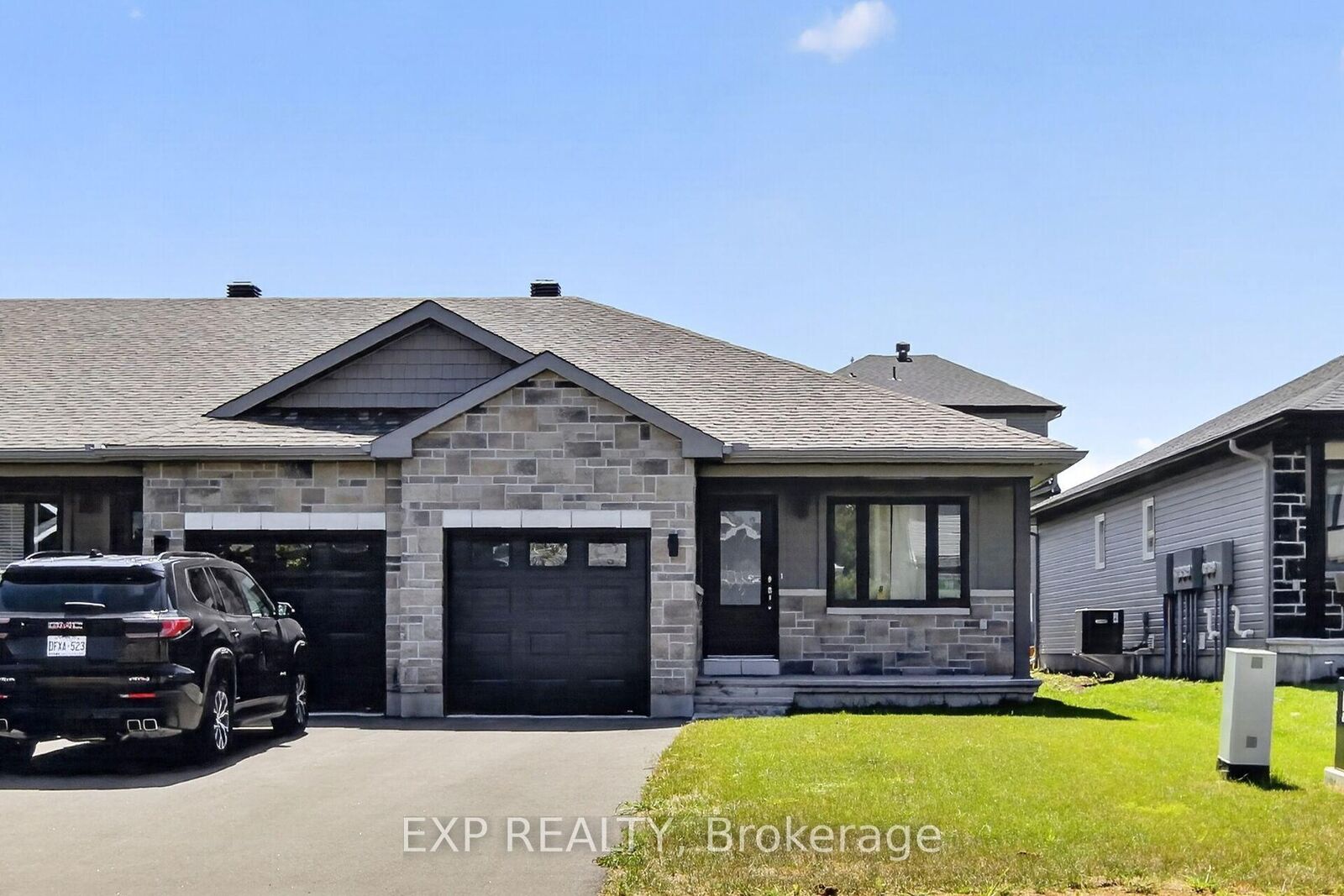 Property Photo: 98 Seabert Drive ON K7S 0K1