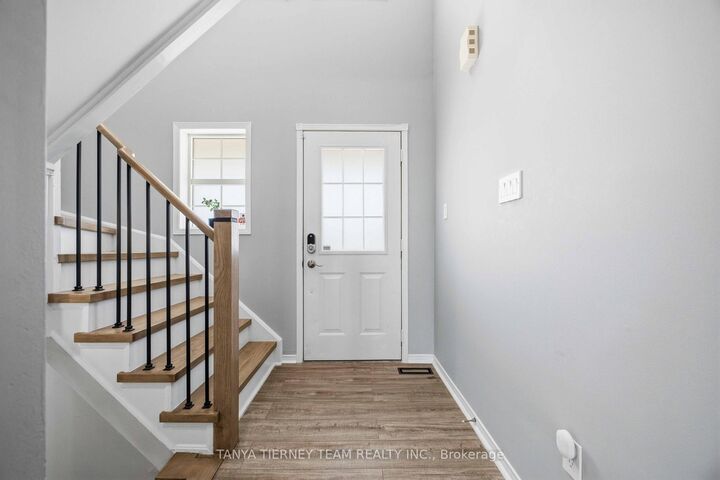 Property Photo: 76 Vipond Road ON L1M 2P2