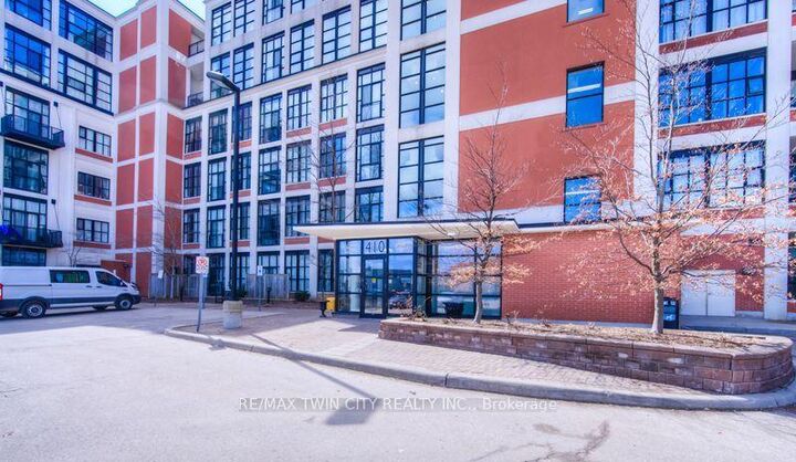 404 King Street W 405 — photo 1