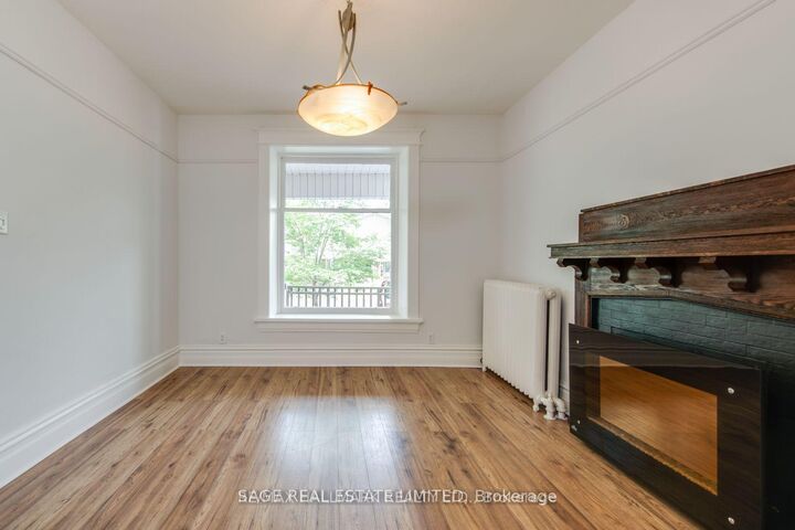 Property Photo:  29 Main Street  ON M4E 2V5 