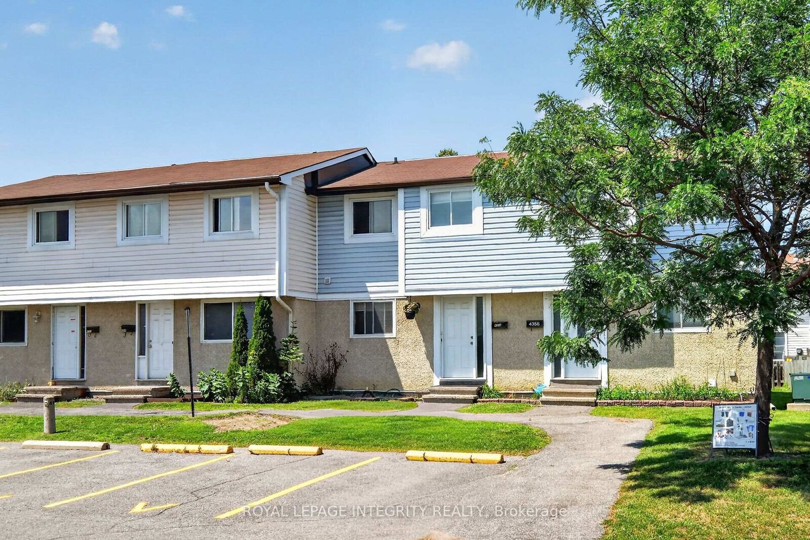 Property Photo: 4356 Stella Crescent ON K1J 8T7