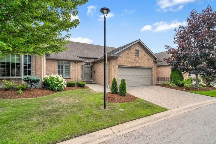 Property Photo: 140 McGarrell Drive 9 ON N6G 5J1