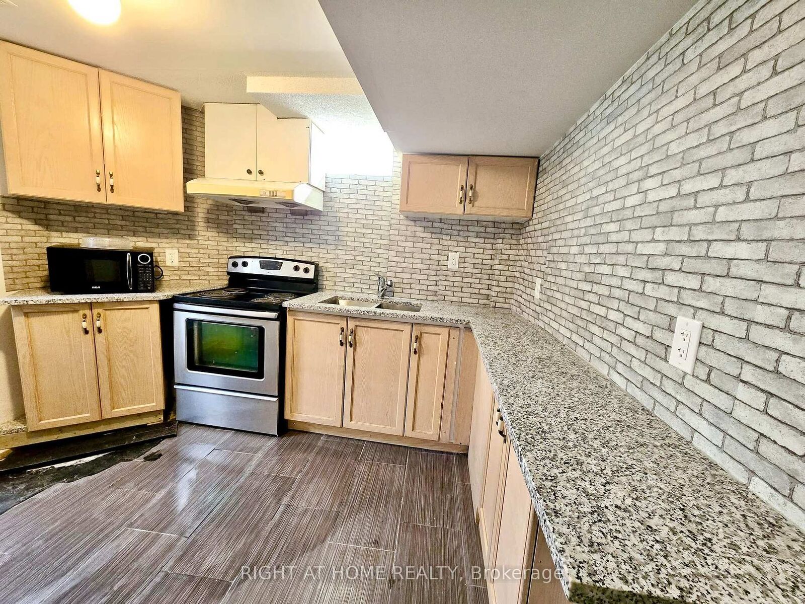 Property Photo: 55 Velvet Grass Lane B ON L6R 1W1