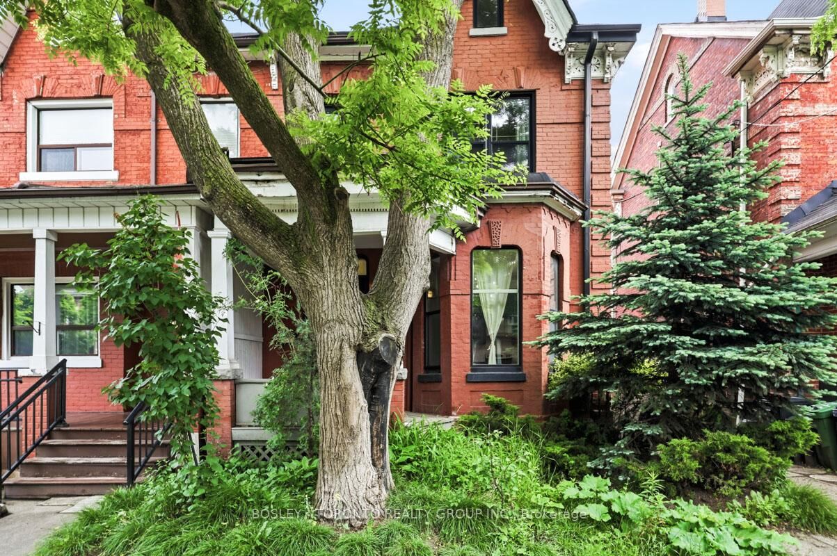 Property Photo: 21 Lansdowne Avenue 1 ON M6K 2V7