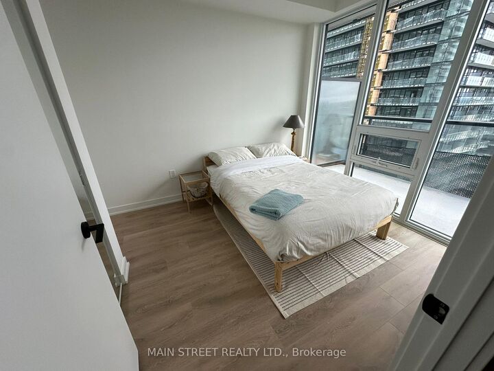 Property Photo: 117 Broadway Avenue 2207 ON M4P 1V3
