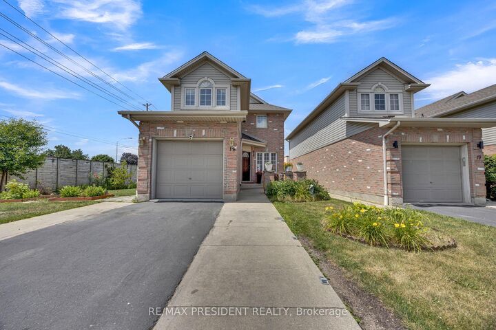 Property Photo: 10 Chalkstone Drive 18 ON N6E 3Z9