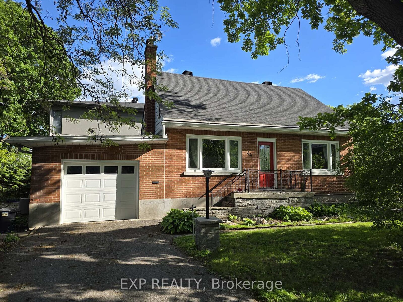 Property Photo:  44 Clearview Avenue  ON K1Y 2K5 