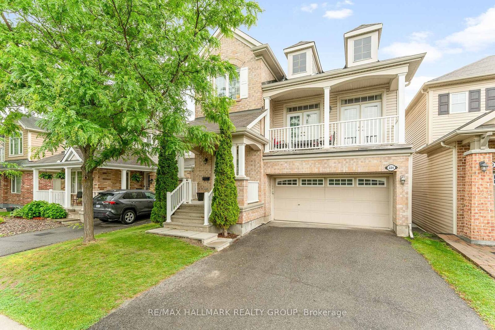 Property Photo: 224 Tempest Drive ON K2S 0K5