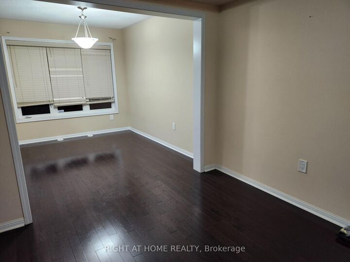 Property Photo: 786 Bolingbroke Drive ON L9T 5A5