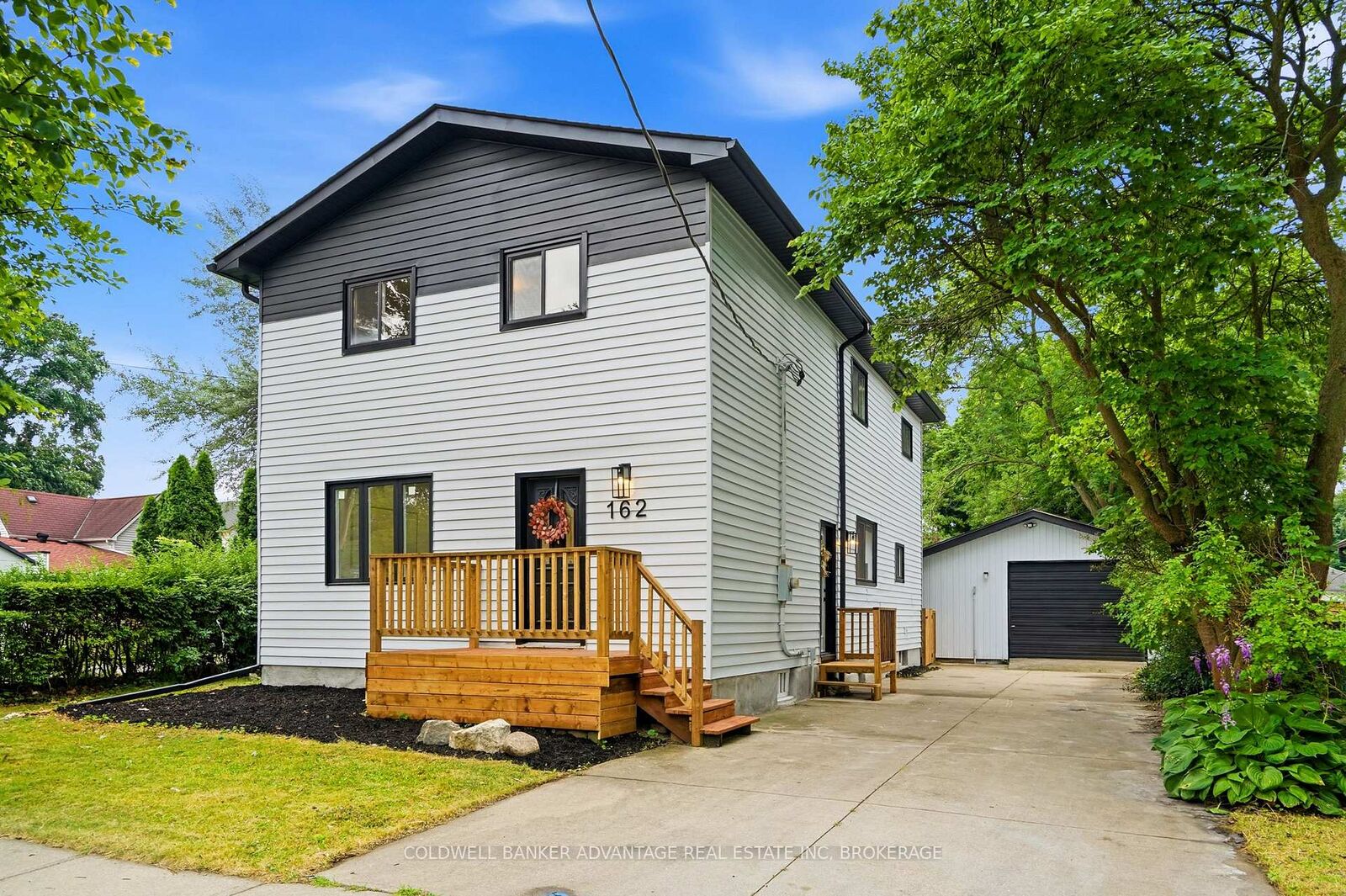 Property Photo: 162 Dufferin Street E ON L2R 2A5