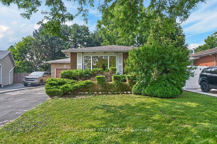 Property Photo: 16 Sunshine Court ON L9C 2L5