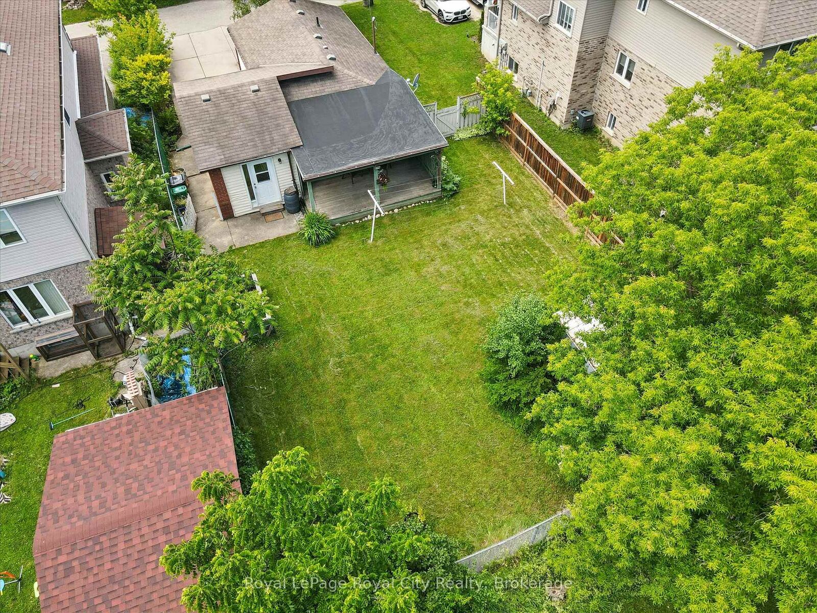 Property Photo:  10 Macville Avenue  ON N2K 1T1 