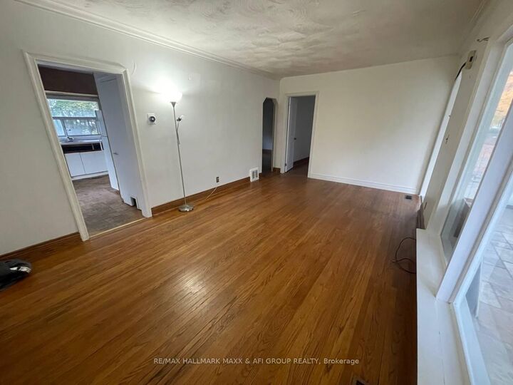 Photo de la propriété:  54 Highland Park Boulevard E  ON L3T 1B3 