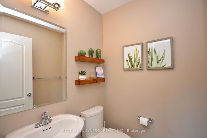 Property Photo: 652 Vivera Place ON K2S 2N1