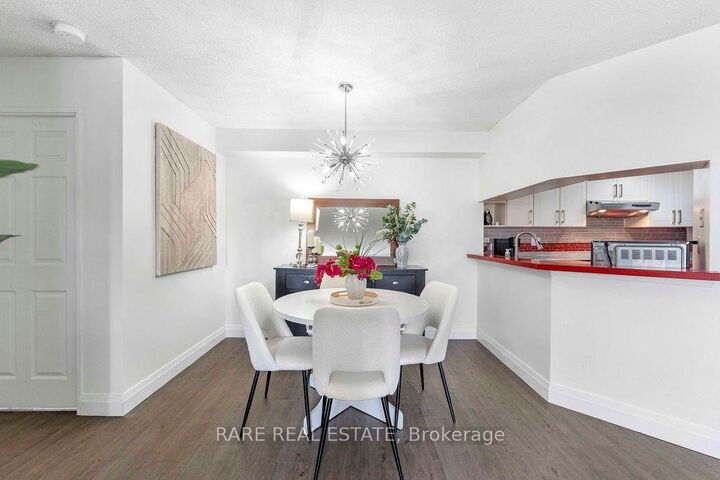 Property Photo: 250 Webb Drive 513 ON L5B 3Z4