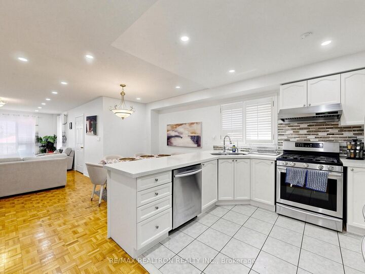 Property Photo: 375 Napa Valley Avenue ON L4H 1Y8