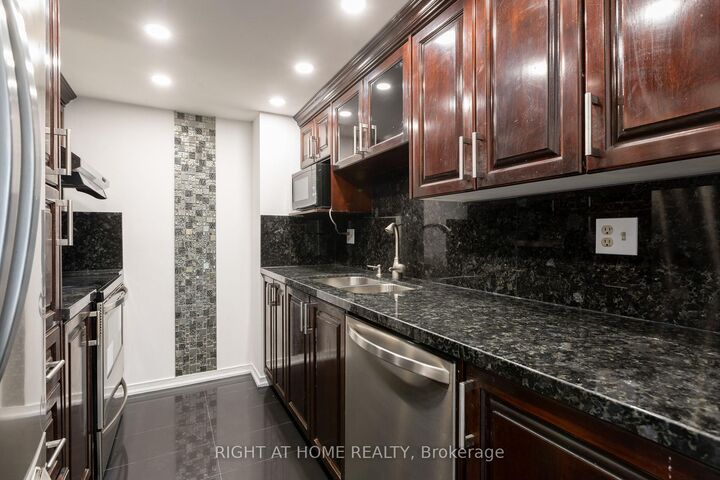 Property Photo: 5 Concorde Place 2211 ON M3C 3M8