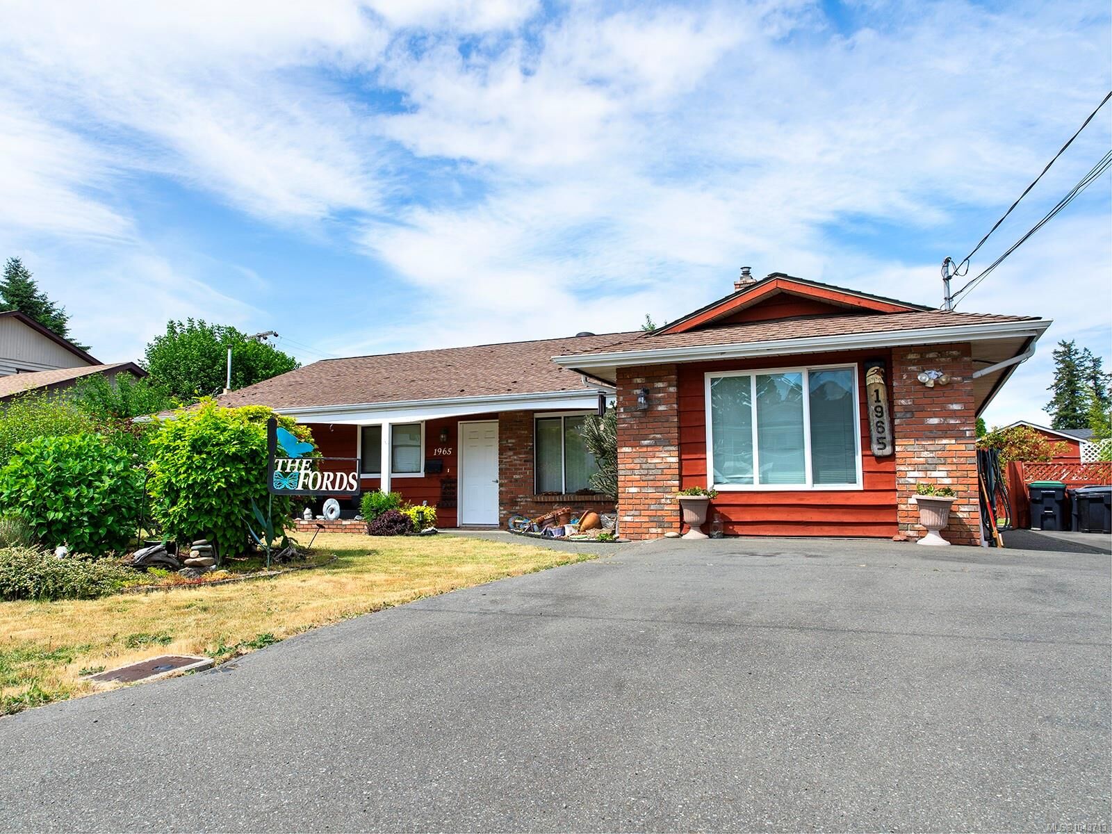 Property Photo: 1965 Cougar Cres BC V9M 2K4