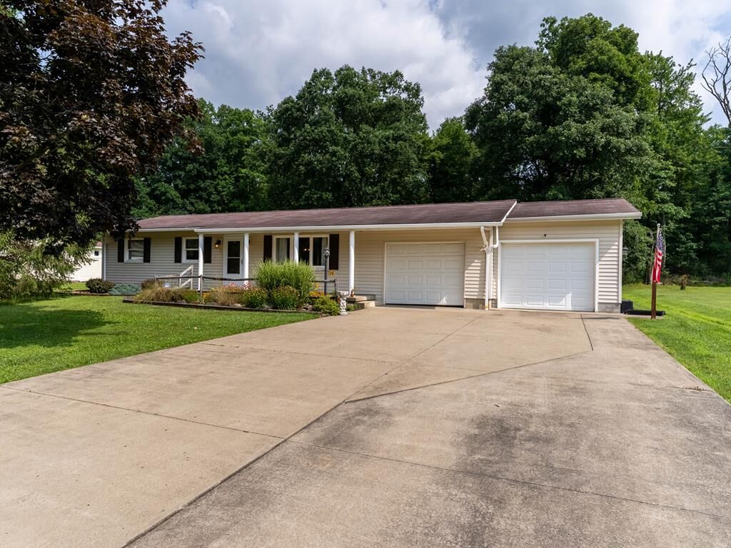 Property Photo:  26 Woodbine Drive  PA 16125 