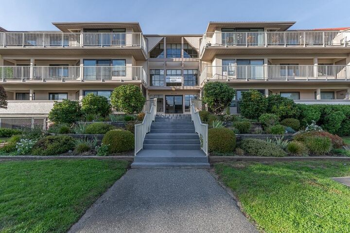 33233 Bourquin Crescent 207 — photo 1