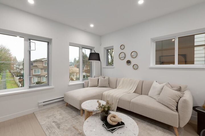 2329 E 34th Avenue 205 — photo 1