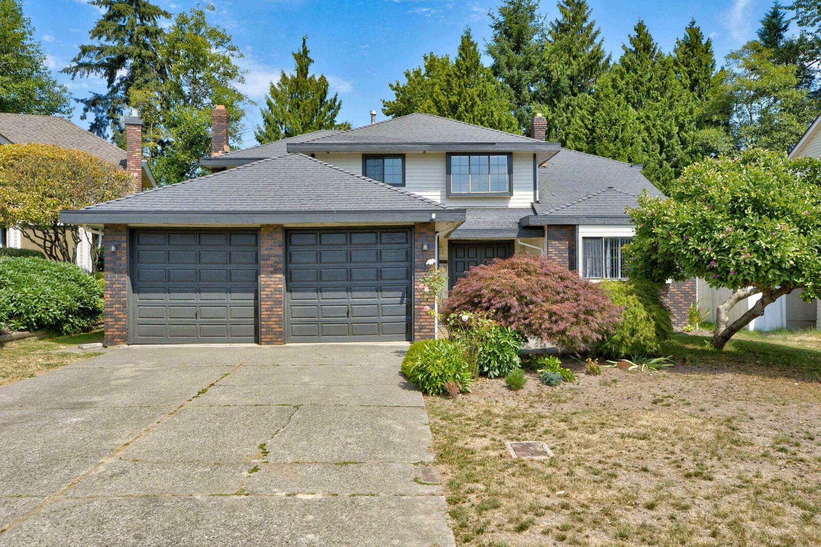 Property Photo: 16327 Northglen Close BC V4N 1X8
