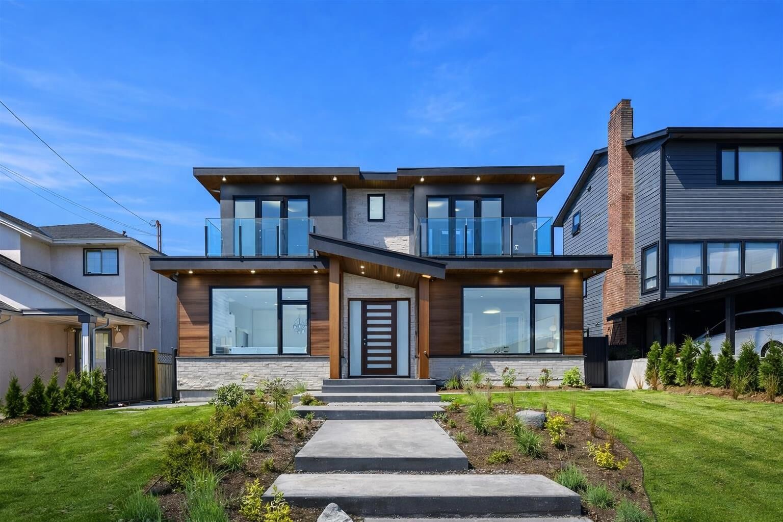 Property Photo: 356 W 28th Street BC V7N 2J1