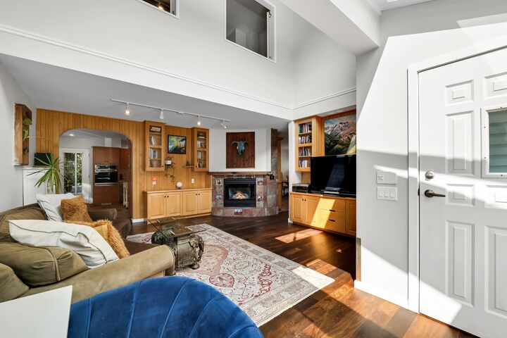 Property Photo: 38089 Guilford Drive BC V8B 0X5