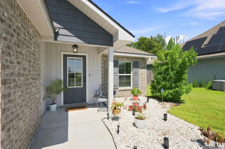 Property Photo: 18263 Terraceside Dr LA 70769