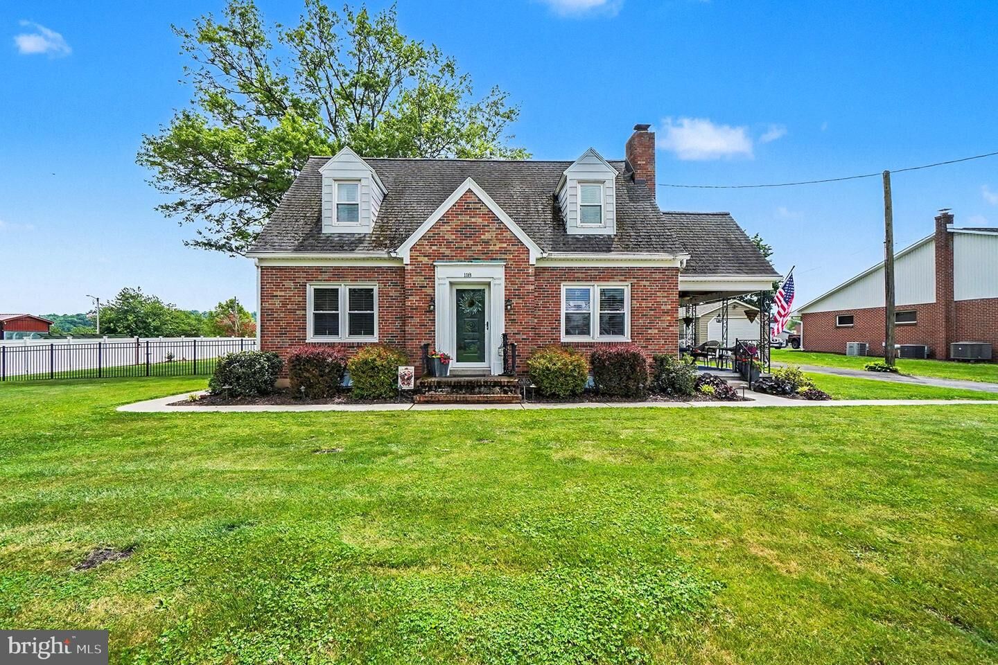 Property Photo: 118 E Queen Street PA 17038