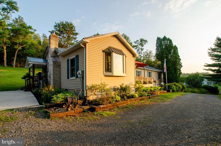 Property Photo:  8 Hill Side Drive  PA 17040 