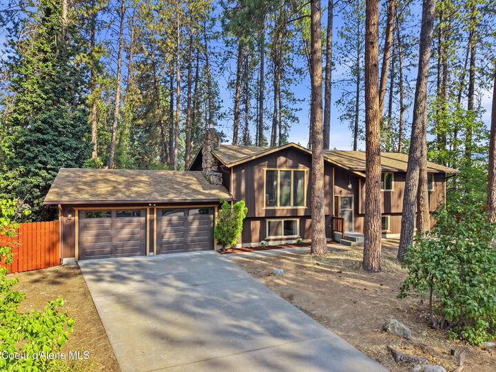 Property Photo:  200 S Cottonwood Ct  ID 83854 